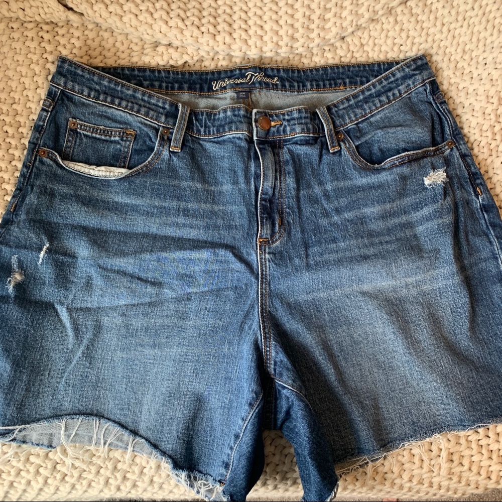Universal Thread Shorts